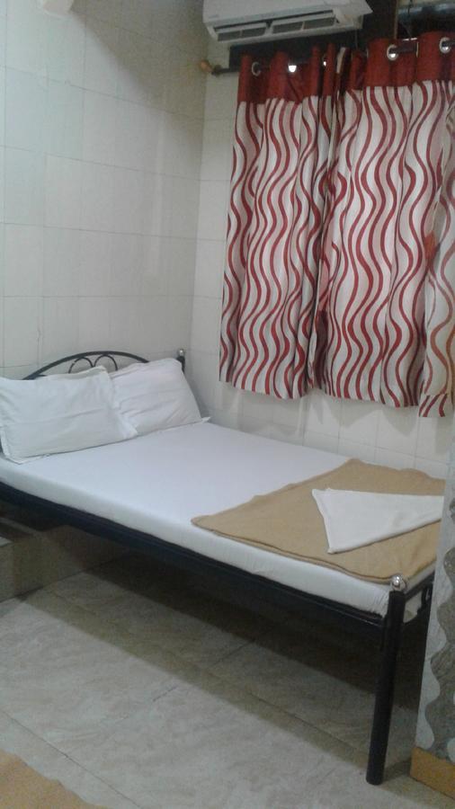 Hotel Central Inn Мумбаи Экстерьер фото
