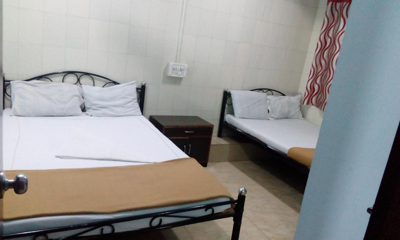 Hotel Central Inn Мумбаи Экстерьер фото