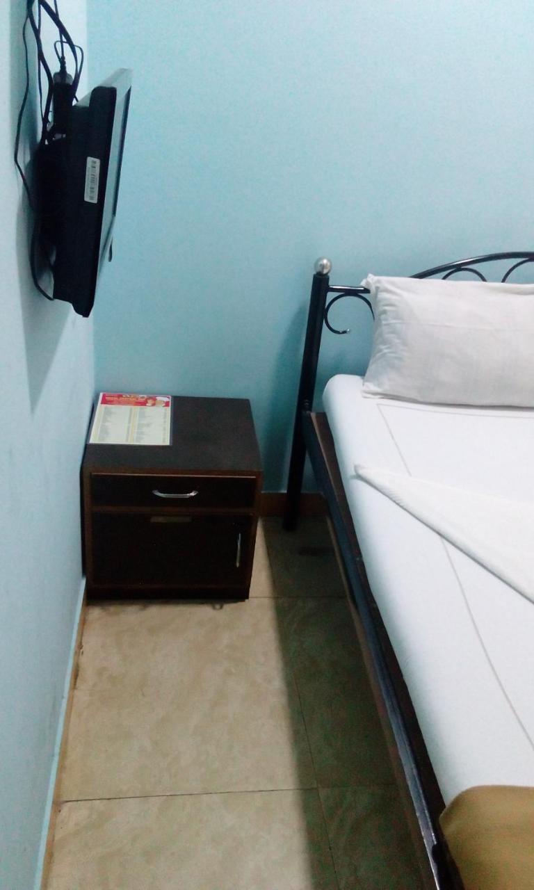 Hotel Central Inn Мумбаи Экстерьер фото